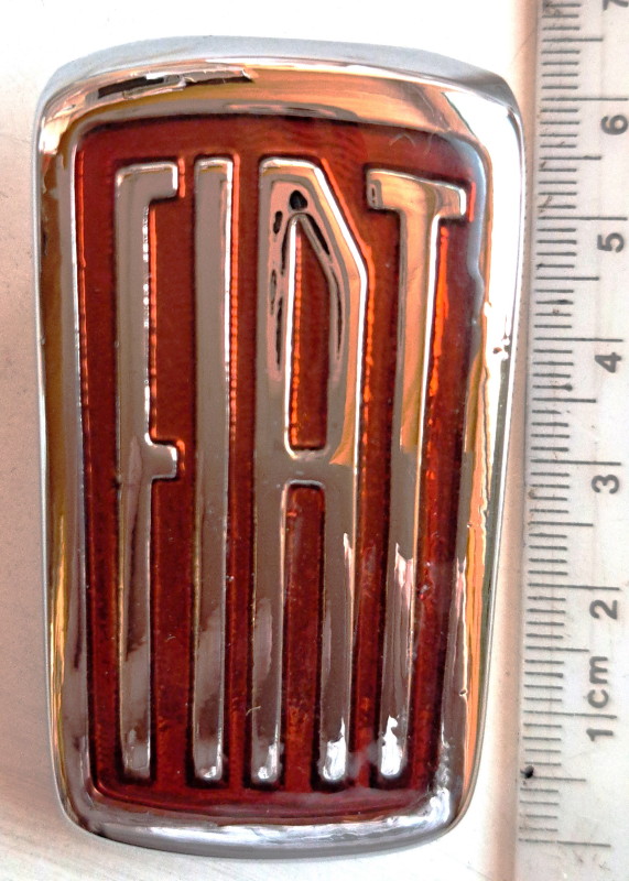 Etukannen FIAT merkki 882399