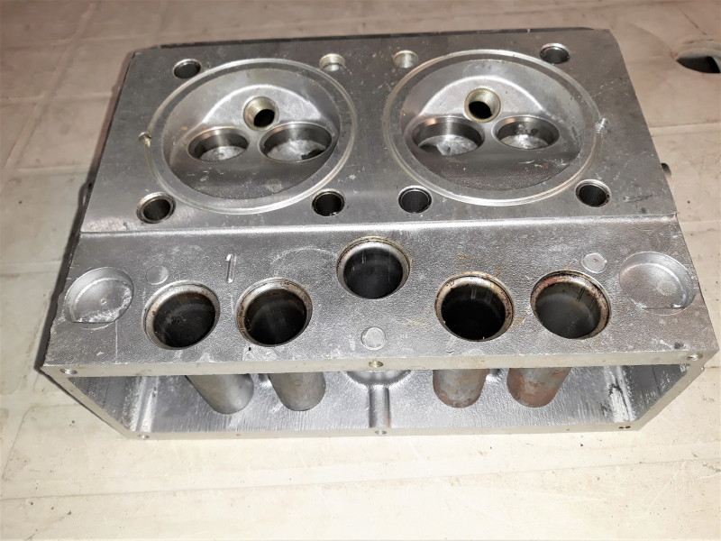 4381652-Sylinterikansi-650cc