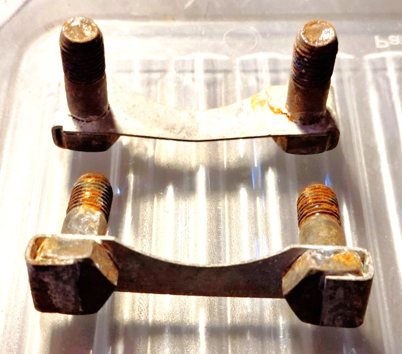 C132-421--B401-421--Jarrukilpi_kiinnitysrauta_2_pulttia_USED--500-126--404421