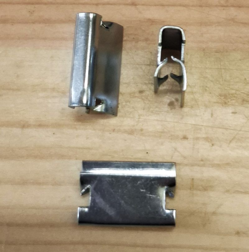 L109-07c-270-Ovi-Tiivistteen_kiinnike-4064270