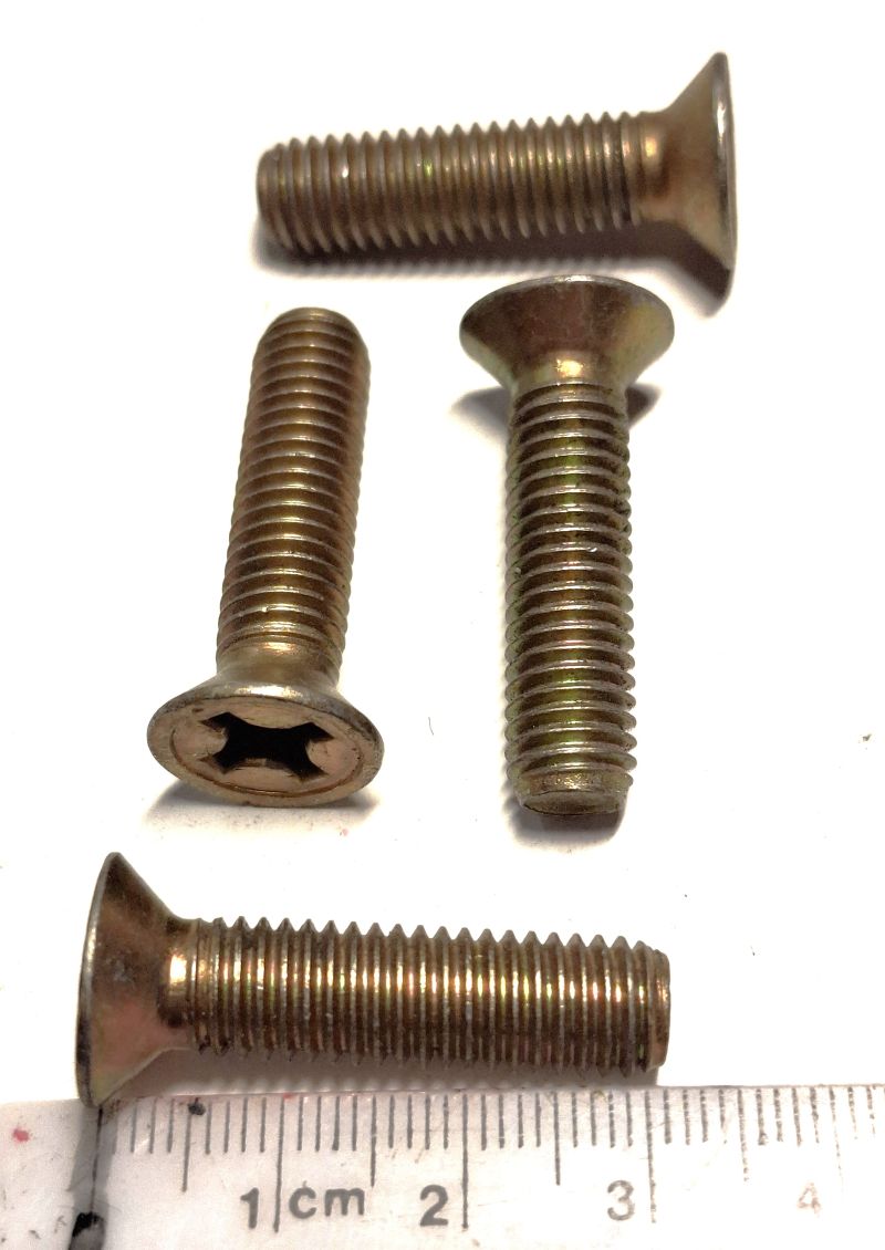 Ovi-lukon_vastakappaleen_ruuvi-13325821