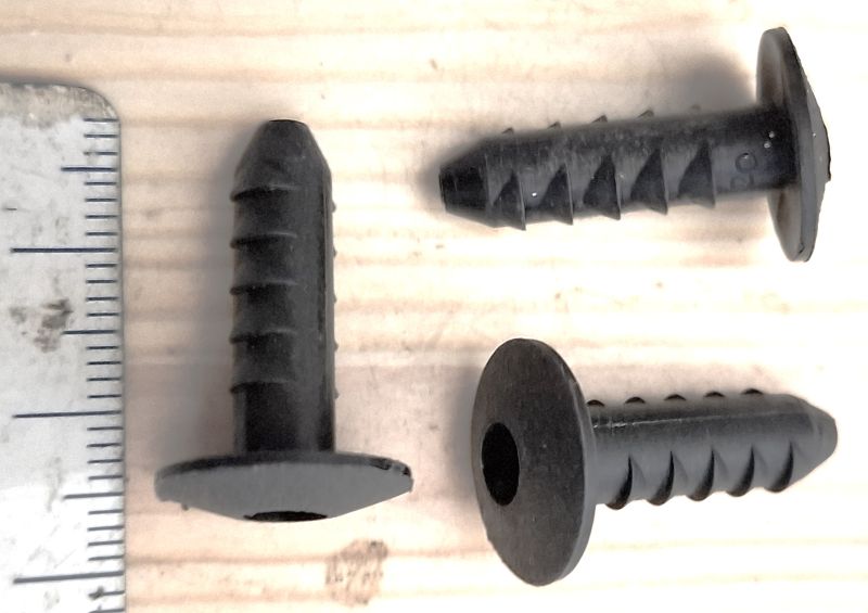 M106-883--Lattiamatto_kiinnke_muovi_D4--4303883